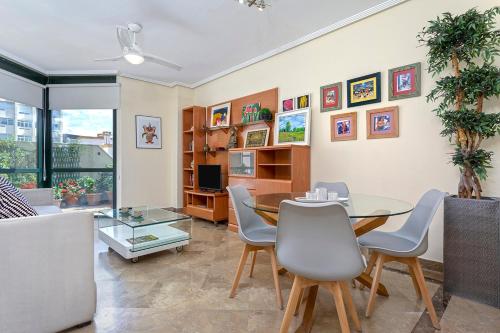 Céntrico apartamento con terraza y plaza garaje