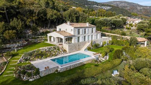 Luxury Home With Sea Views In Tourrettes-Sur-Loup