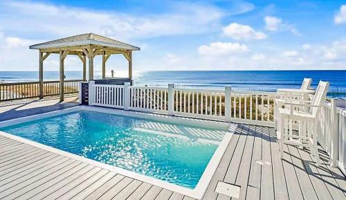 Swimmingpoolen hos eller tæt på Oceanfront Luxury Private Steps to Beach New