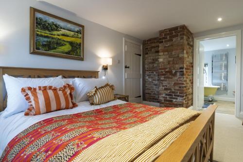 Postel nebo postele na pokoji v ubytování Little Exbury