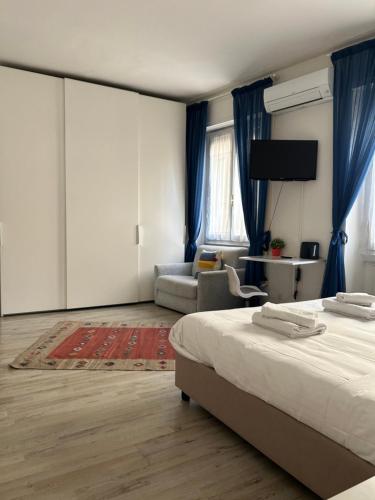 Federica's Ponte Vecchio 1bd - by FlorenceHospitality
