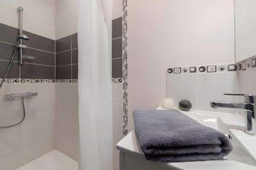 Ένα μπάνιο στο Maison d'Elise