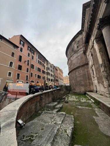 A Window on Pantheon