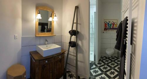 Ένα μπάνιο στο Lou Clapas