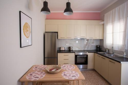 Nhà bếp/bếp nhỏ tại Antigonis Athenian Home