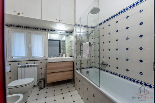 Koupelna v ubytování Historic Center Cruises 3 min - AC - WiFi