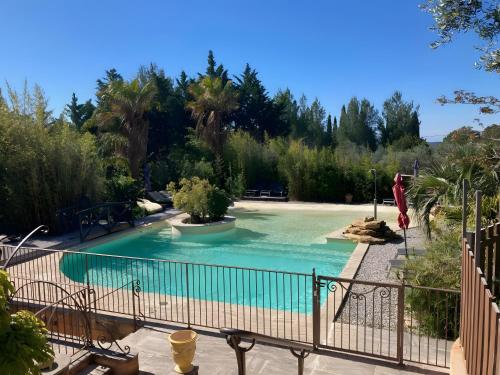Πισίνα στο ή κοντά στο Le Chêne