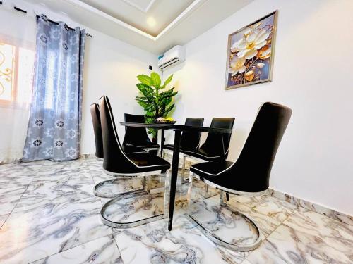 Φωτογραφία από το άλμπουμ του Larissa appart σε Γιαουντέ