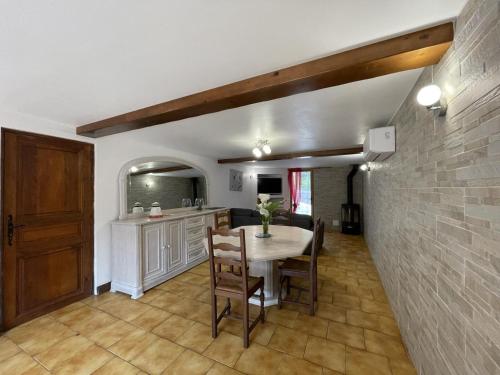 Una cocina o cocineta en Choko-ona