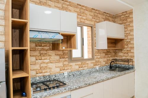 Kuchyň nebo kuchyňský kout v ubytování smiley house imsouane