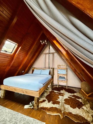 Postel nebo postele na pokoji v ubytování Hanzade suit bungalov