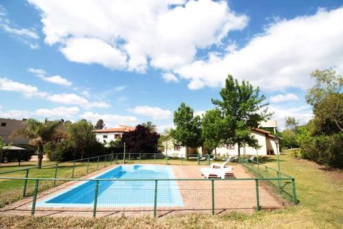 Bazén v ubytování Bungalows Aguas Claras nebo v jeho okolí