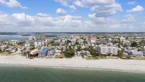 Gallery image of Ocean View-Private Pool-Large Rooftop Deck in St. Pete Beach
