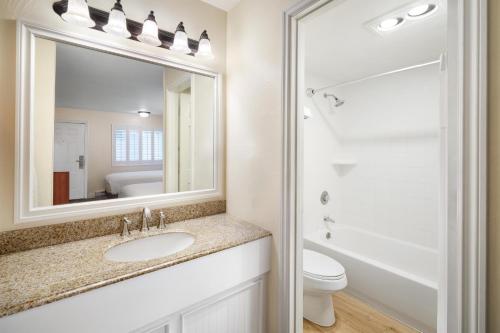 Koupelna v ubytování Best Western Country Lane Inn