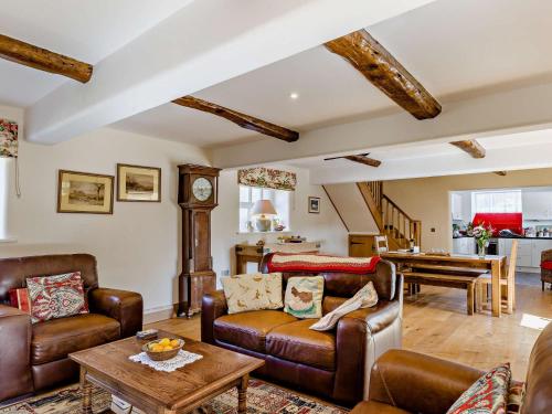 Posezení v ubytování 2 Bed in Wincle PK928