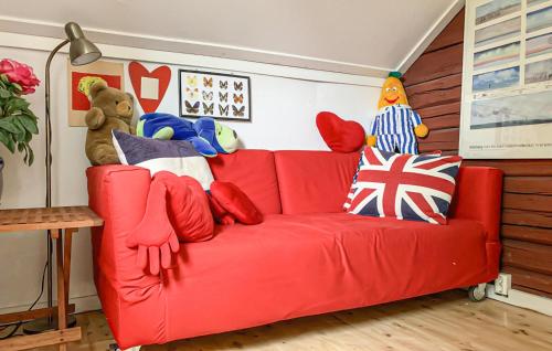 Χώρος καθιστικού στο 2 Bedroom Gorgeous Home In Värmdö