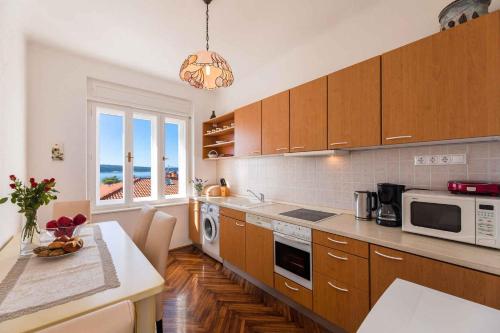 Apartment in Crikvenica 14104