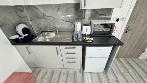 Explore Cardiff - Stylish Studio Apartment Near City Centre photo 9