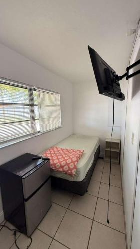 Gallery image of Hallandale Urban Rooms in Hallandale Beach