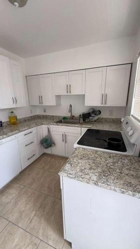 Gallery image of Hallandale Urban Rooms in Hallandale Beach