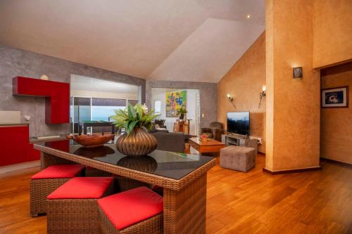 TV a/nebo společenská místnost v ubytování Villa Bounty - amazing ocean view