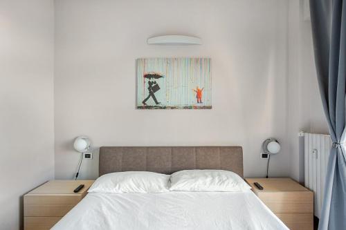 Bright Apartment with Canal Balcony
