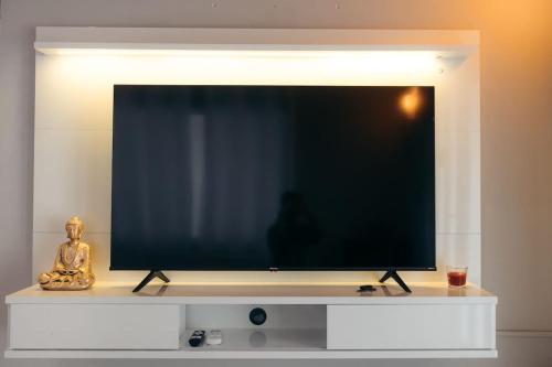 TV a/nebo společenská místnost v ubytování XELOR | Cozy Home | Generator/Cistern | Bayamón