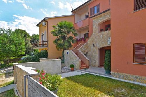 Apartments with parking space Stinjan, Pula - 20816