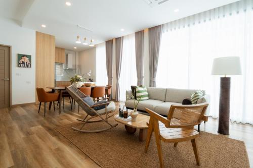 Posezení v ubytování Villa Asteria Krabi - Luxury 3 Bedroom Pool Retreat in Ao Nang