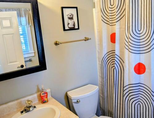 Ένα μπάνιο στο Ludlow Lax