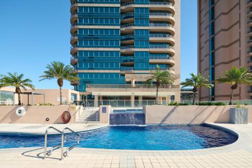 Bazén v ubytování The Landmark #2705 - 30-Night Minimum - Honolulu HI nebo v jeho okolí