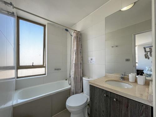 Ванная комната в Alojamiento moderno y bien conectado a pasos del Metro y centros urbanos