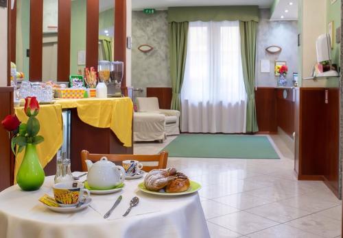 Jídlo v hotelu nebo okolí