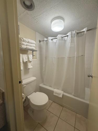 Koupelna v ubytování Gateway Inn