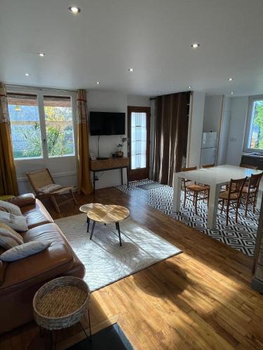 Et tv og/eller underholdning på La Belle Maison-ile de France