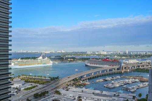 Downtown Luxe Studio Miami Skyline Retreat photo 14