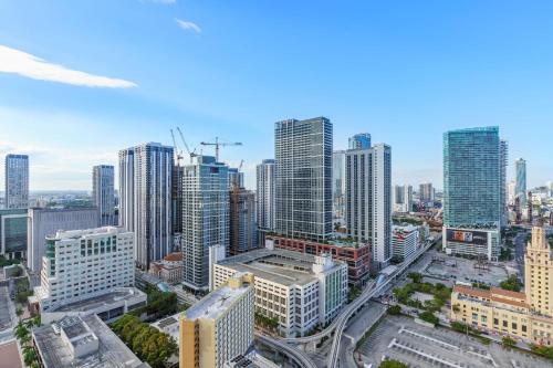 Downtown Luxe Studio Miami Skyline Retreat photo 17
