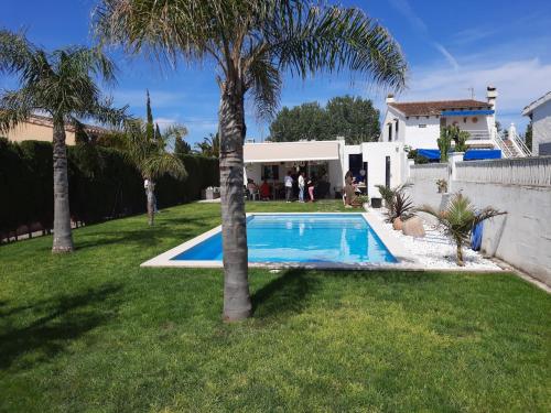 Casa recièn reformada con jardin y piscina privada