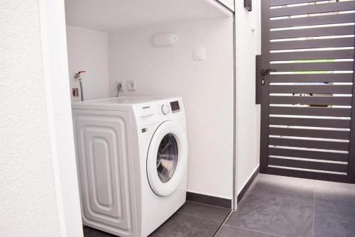 Apartments with hot tub Novi Vinodolski - 2348