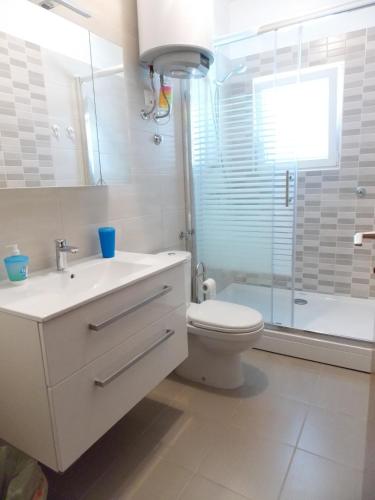 Apartments and rooms with parking space Barbat, Rab - 4862
