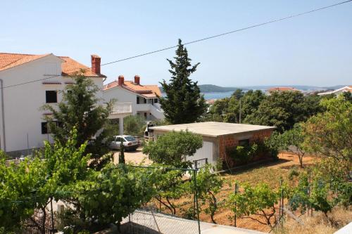 Apartments and rooms with parking space Barbat, Rab - 4862