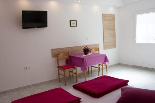Apartments with parking space Pag - 6316