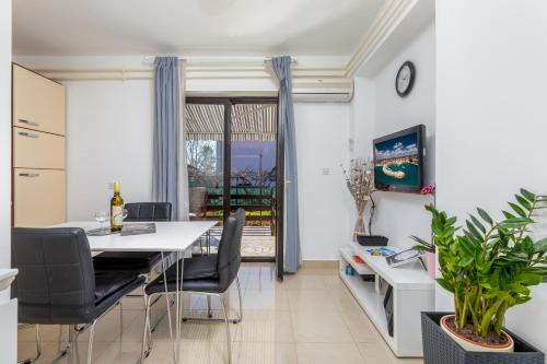 Apartments for families with children Valbandon, Fazana - 7239