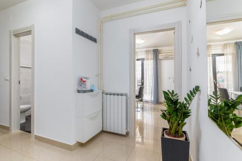 Apartments for families with children Valbandon, Fazana - 7239