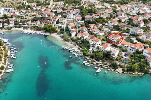 Apartments by the sea Grebastica, Sibenik - 24533