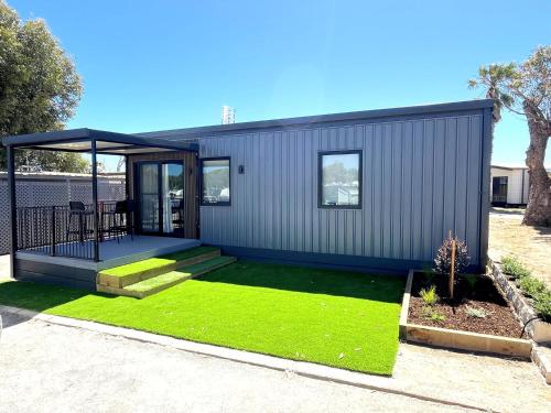 Budova, kde se kemp nachází