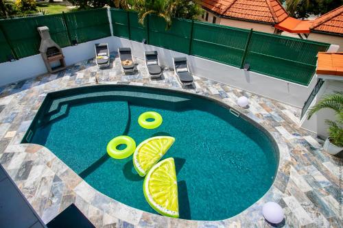 Πισίνα στο ή κοντά στο Résidence Les A'Rhum de l'Anse