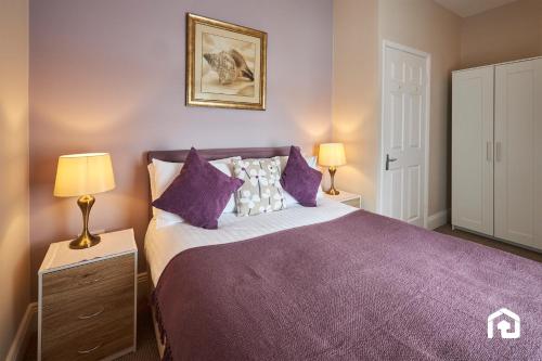 Postel nebo postele na pokoji v ubytování Vacant Nests The Park View Seaham Hideaway