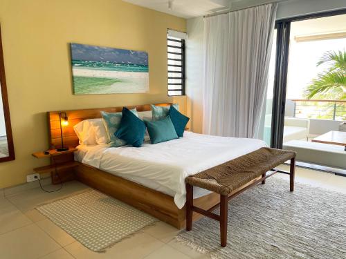 Ένα ή περισσότερα κρεβάτια σε δωμάτιο στο Element Bay with LOV