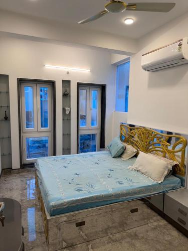 Et opholdsområde på The Collectors Loft-A Luxury Private Suit Near Jaipur City Center